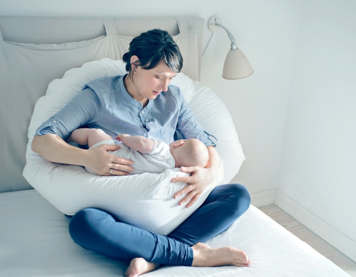 Fossflakes Comfort-U pude (superior senior) inklusiv hvidt betræk i bomuldssatin#FossflakesPillowBuump