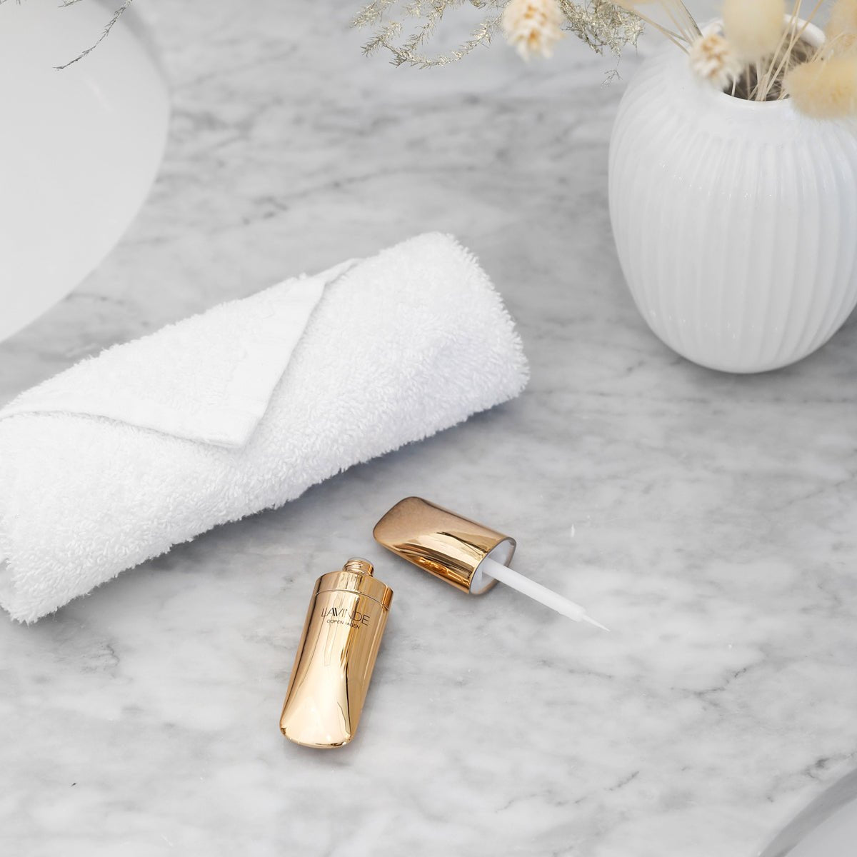 Lavinde Hyped Eyelash Serum, 4 ml - Buump - Cosmetics - Lavinde Copenhagen