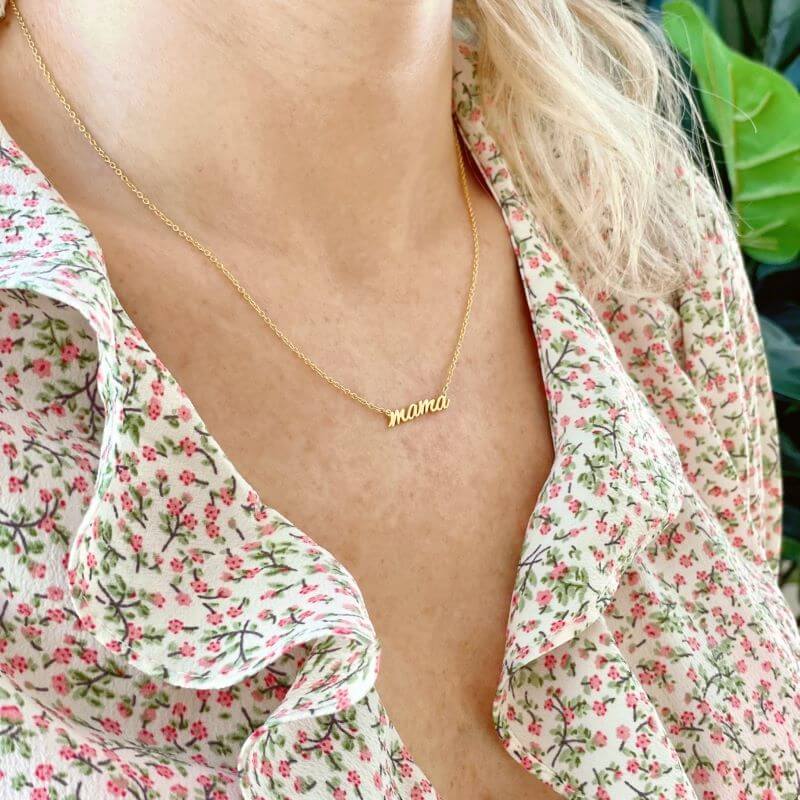 Mama-halskæde i guld#MotherLoveJewelryBuump