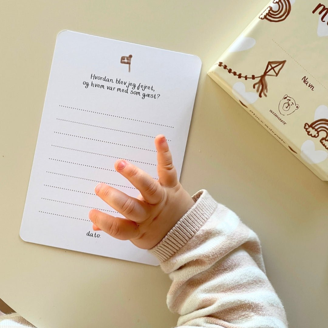 Milepælskort baby, WithWhite - Buump - Books - WITHWHITE