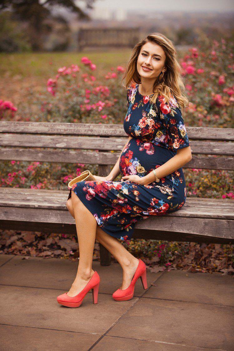 Anna graviditetskjole fra Tiffany Rose (midnight garden floral)#Tiffany RoseDressBuump